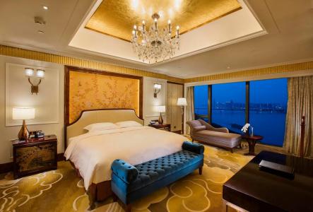 Hilton Wuhan Riverside - 3