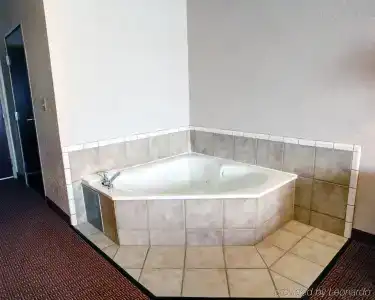 Quality Inn & Suites Near University - 7