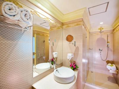 Kingston Suites Bangkok - Sha Extra Plus - 17