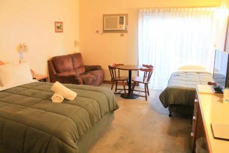 St Georges Motor Inn - 79