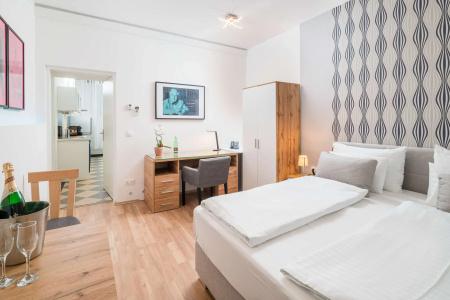 Best Western Plus Celebrity Suites - 71