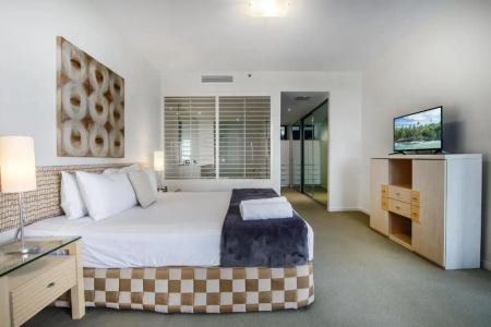 Ultra Broadbeach - 214