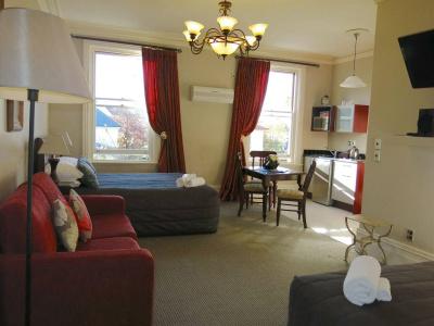 Merivale Manor - 1