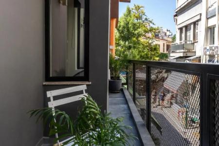 Melo Athens - 122
