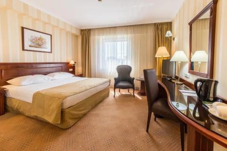 Ramada & Suites by Wyndham Bucharest North - 20
