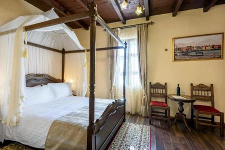 Porto Del Colombo Traditional Boutique - 129