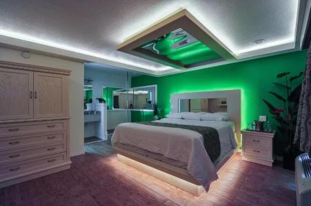 Romantic Inn & Suites - 37