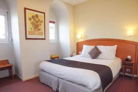 Comfort Cecil Metz Gare - 44