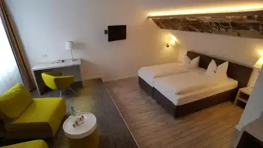 Residence - 33