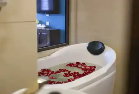 Eden Boutique & Spa - 10
