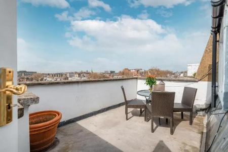 Queensgate Court - 177
