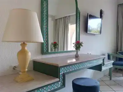 Shell Beach & Spa - 36
