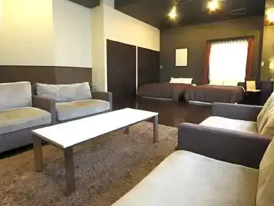 Livemax Esaka - 37