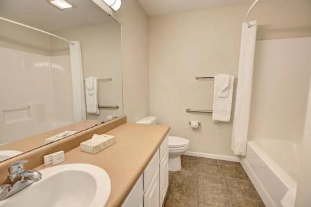 Grand Crowne by Capital Vacations - 26