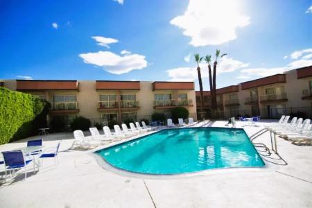 Royal Plaza Inn - 38