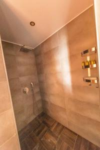 Golden View - 144
