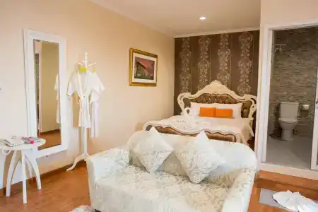 Westgate Residence - 2