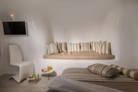 Elite Luxury Suites - 300