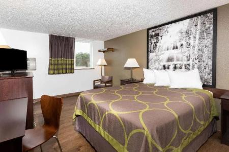 Super 8 by Wyndham/Brooks Street - 23