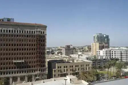 Renaissance Long Beach - 62