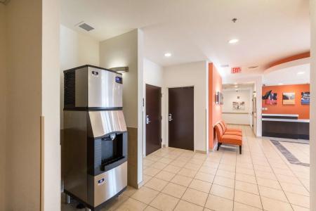 6-Laredo, TX - Airport - 23