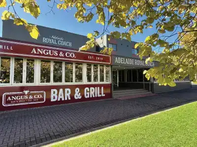 Adelaide Royal Coach - 0