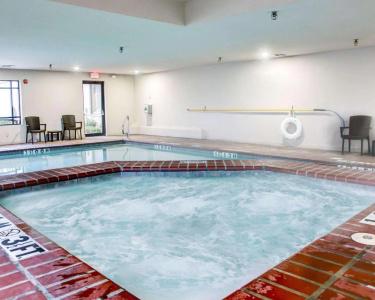 Comfort Suites South - 14