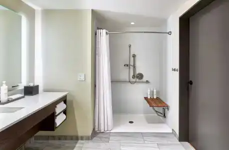 Embassy Suites by Hilton Nashville - 8