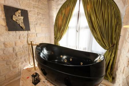 Elysion Cave Suites - 79