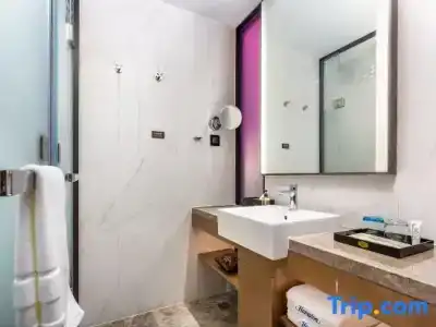 Mainland Chinese Only Hampton by Hilton Dalian Zhongshan - 31