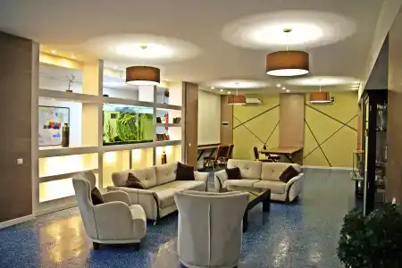 Mardi Plaza - 1