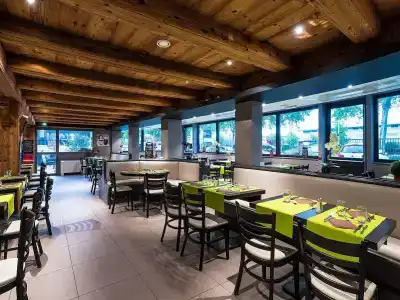 Hôtel Restaurant - Les Maraichers - 23