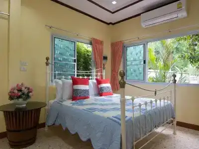 Bueng Bua Thong - 5