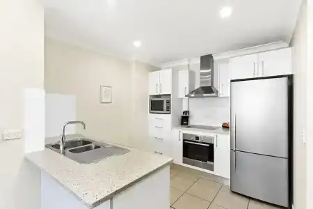 Macquarie Waters Boutique Apartment - 60
