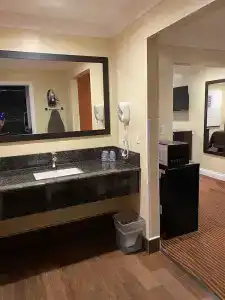 Convention Center Inn & Suites - 27