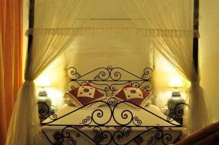 Riad Sara - 31
