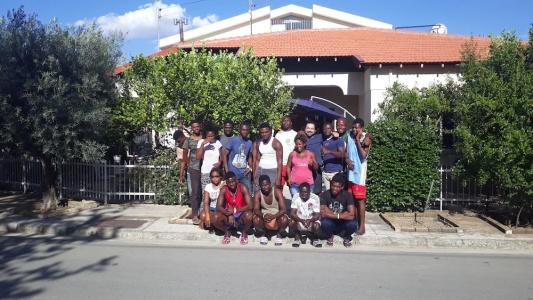 Costas Hostel Action - 20