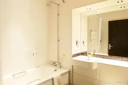 Premier Inn Hendon - The Hyde - 6