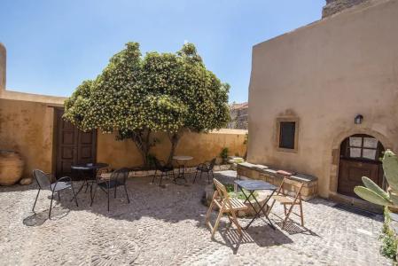 Goulas Traditional Guesthouse - 17