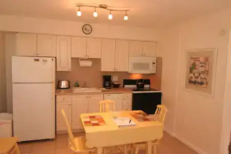Venice Beach Villas - 16