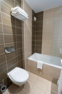 Kyriad Montpellier Sud - A709 - 93