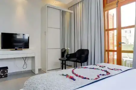 Residence Suites - 8