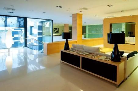Zentral Ave - 4
