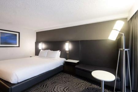 DoubleTree by Hilton North - 40