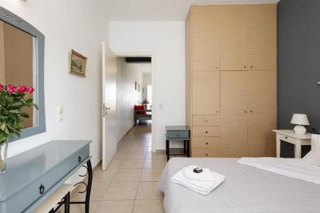 Yiannis - 64