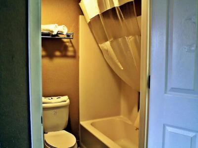 Super 8 by Wyndham Pearl District Downtown - 22