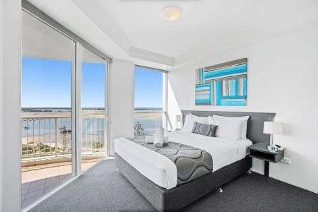 Crystal Bay On The Broadwater - 210