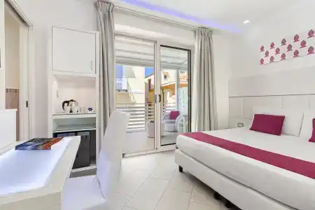 Tasso Suites & Spa - 25
