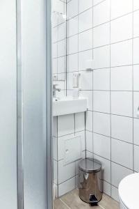Augustus Bernkastel - Comfortable Budget - 4