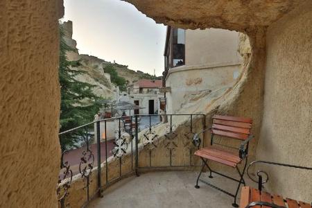 Demisos Caves - 90
